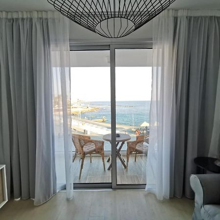 Cosea Living: Seaside Two Bedroom Flat In Harbour 106 Paphos 外观 照片
