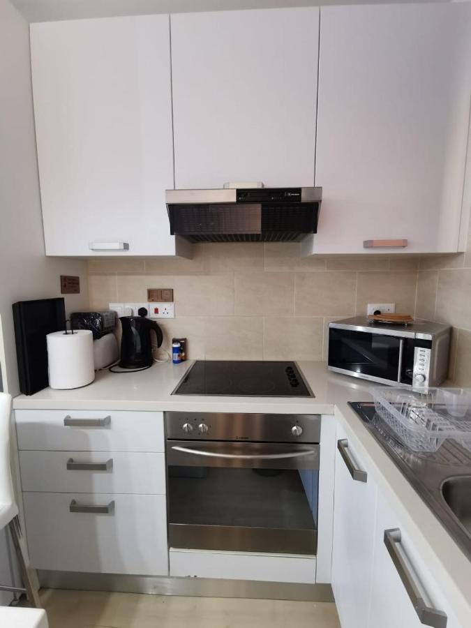 Cosea Living: Seaside Two Bedroom Flat In Harbour 106 Paphos 外观 照片