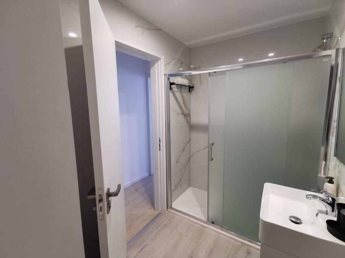Cosea Living: Seaside Two Bedroom Flat In Harbour 106 Paphos 外观 照片