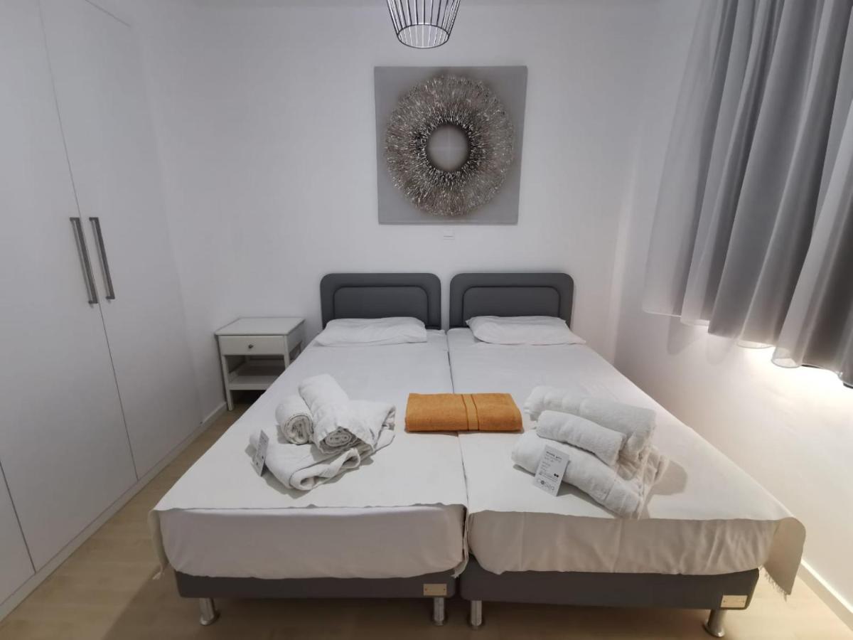 Cosea Living: Seaside Two Bedroom Flat In Harbour 106 Paphos 外观 照片