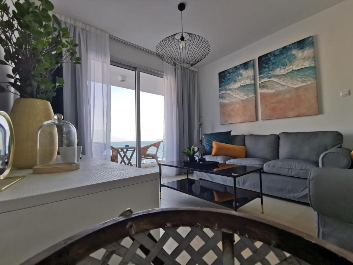 Cosea Living: Seaside Two Bedroom Flat In Harbour 106 Paphos 外观 照片