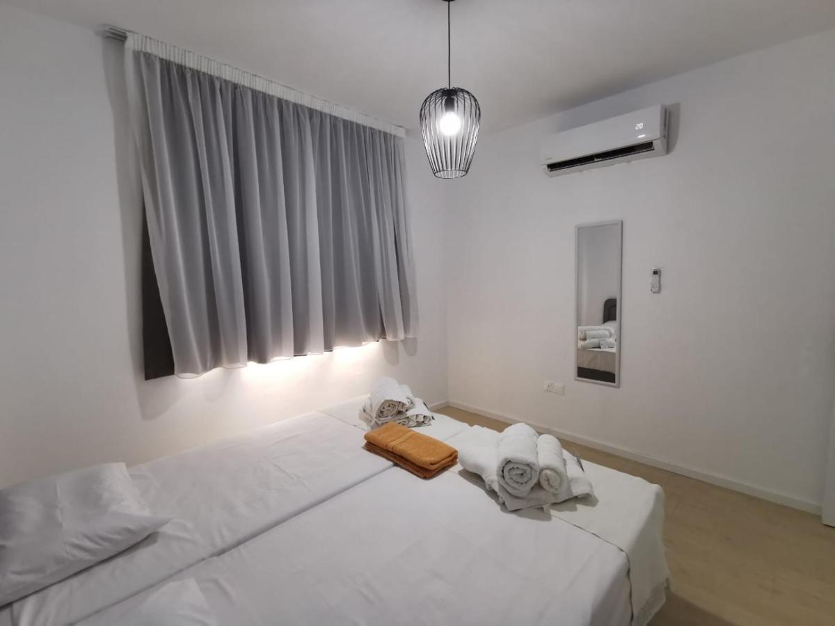 Cosea Living: Seaside Two Bedroom Flat In Harbour 106 Paphos 外观 照片