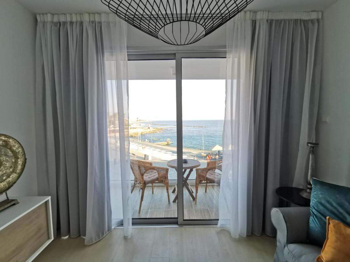 Cosea Living: Seaside Two Bedroom Flat In Harbour 106 Paphos 外观 照片