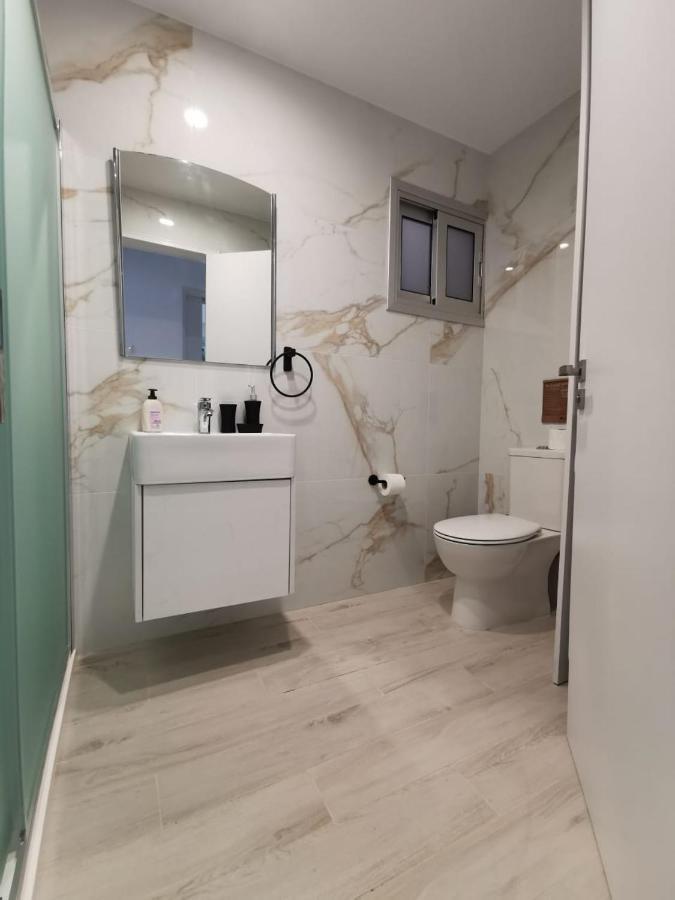 Cosea Living: Seaside Two Bedroom Flat In Harbour 106 Paphos 外观 照片